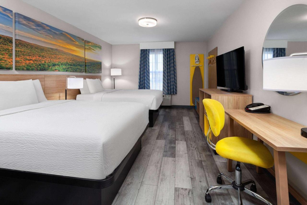Days Inn & Suites By Wyndham Sellersburg Luaran gambar