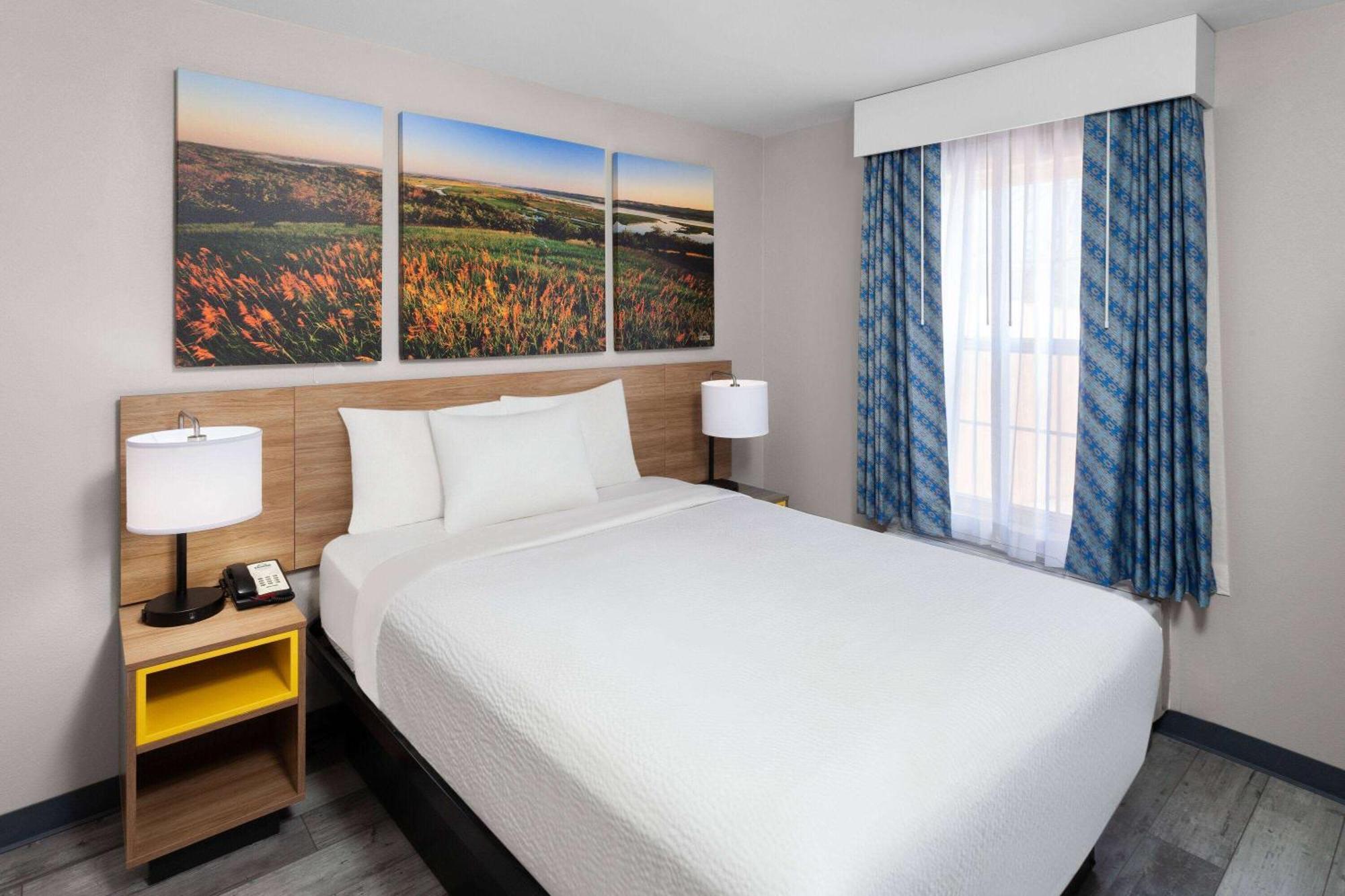 Days Inn & Suites By Wyndham Sellersburg Luaran gambar