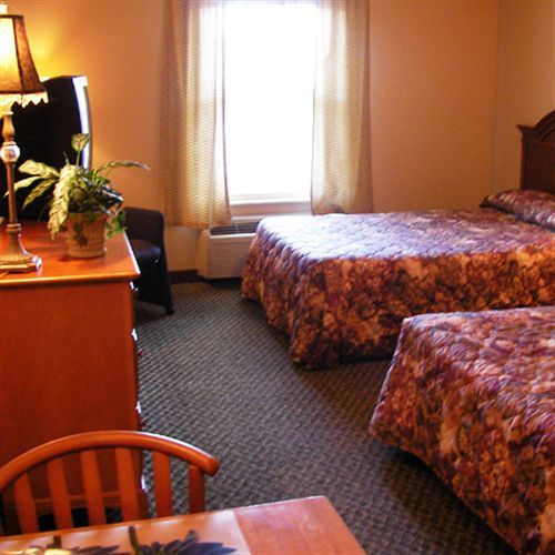 Days Inn & Suites By Wyndham Sellersburg Bilik gambar